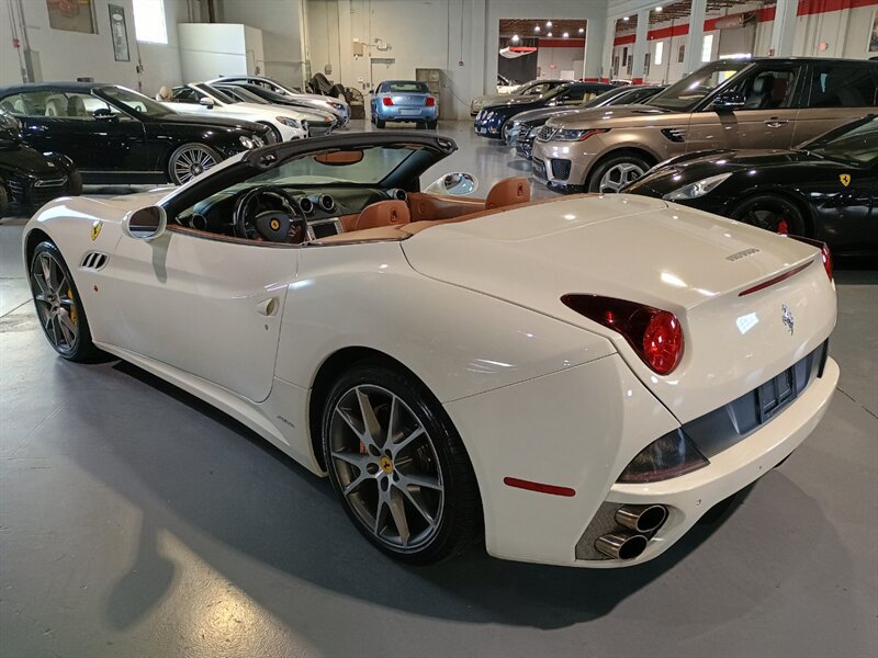 Used 2011 Ferrari California RWD image 3