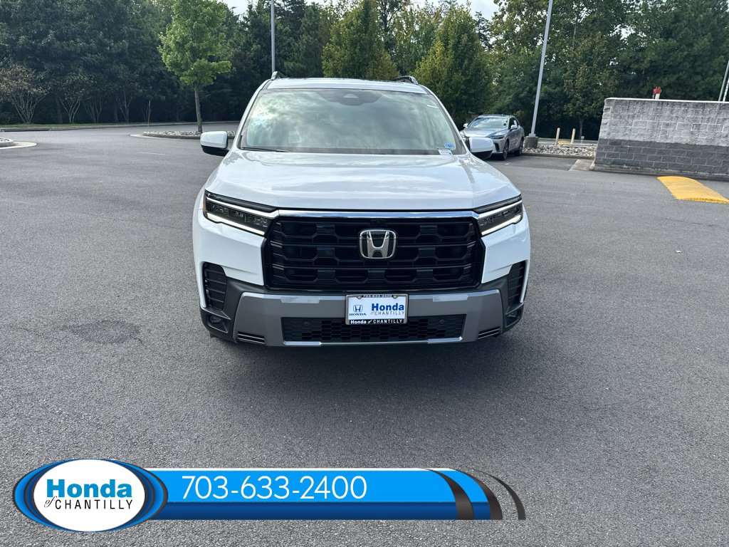 New 2026 Honda Pilot Touring image 2