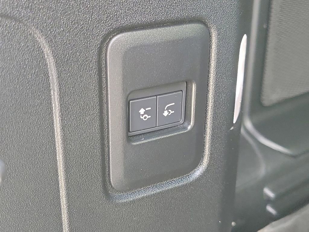 Used 2021 Land Rover Defender 110 image 15