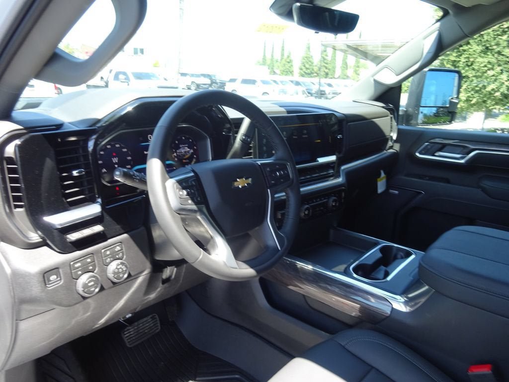 New 2026 Chevrolet Silverado 2500 LTZ w/ LTZ Premium Package AWD/4WD image 12