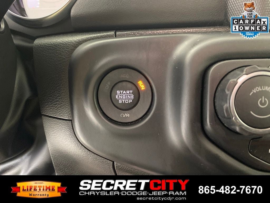 Used 2022 Jeep Wrangler Unlimited Sahara AWD/4WD image 16