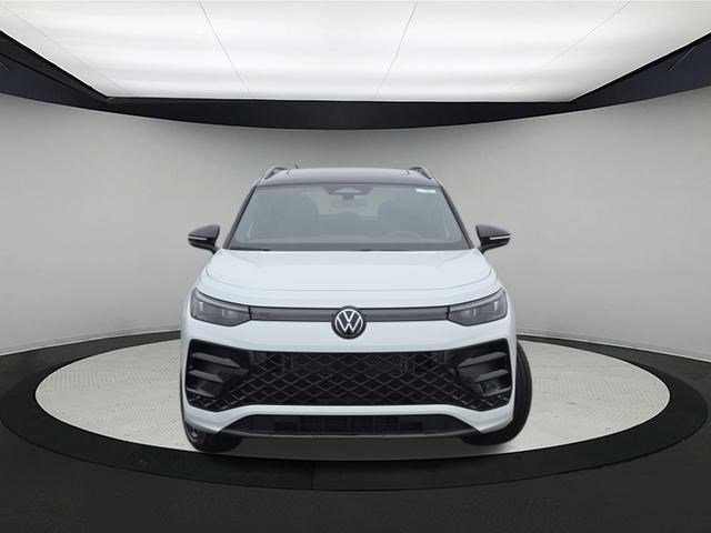 New 2026 Volkswagen Tiguan SE R-Line image 2