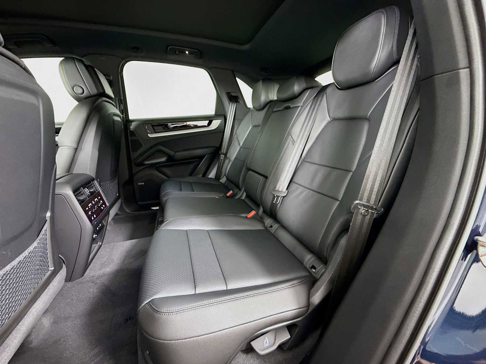 New 2026 Porsche Cayenne image 23