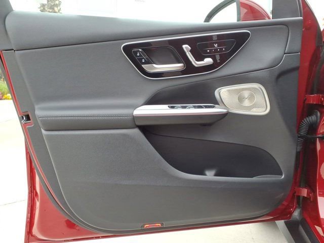 Certified 2025 Mercedes-Benz GLC 300 image 12