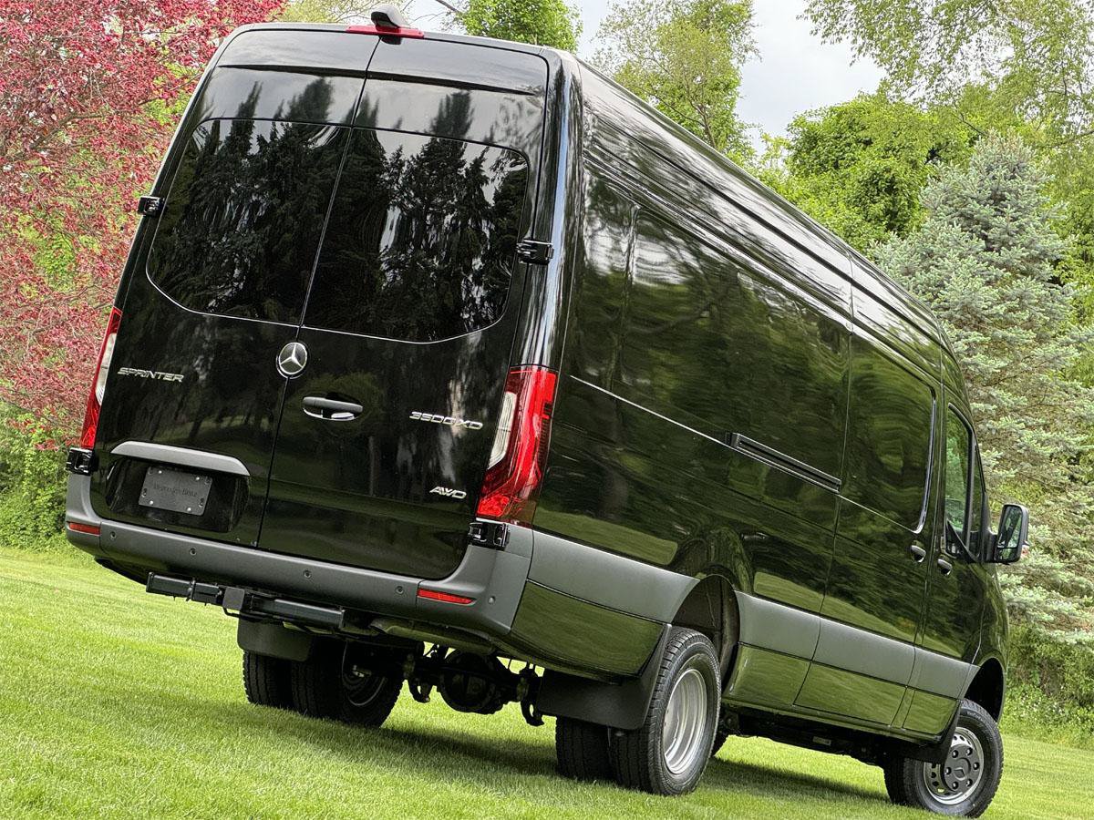 Used 2024 Mercedes-Benz Sprinter 3500 image 4