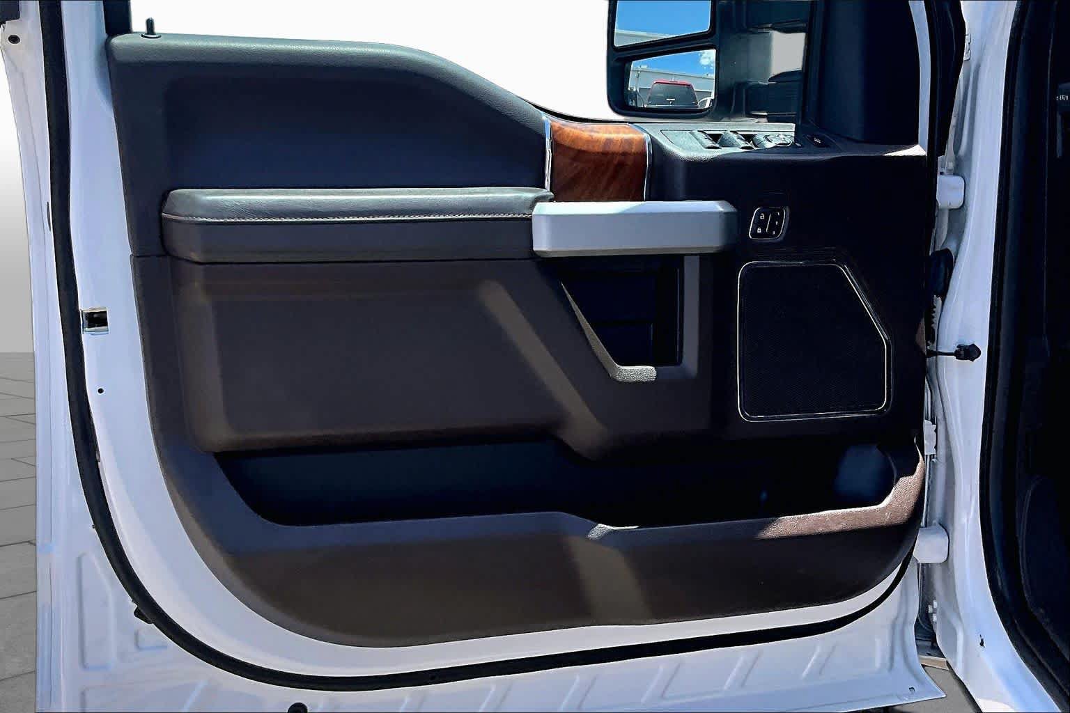 Used 2018 Ford F450 King Ranch w/ King Ranch Ultimate Package AWD/4WD image 22