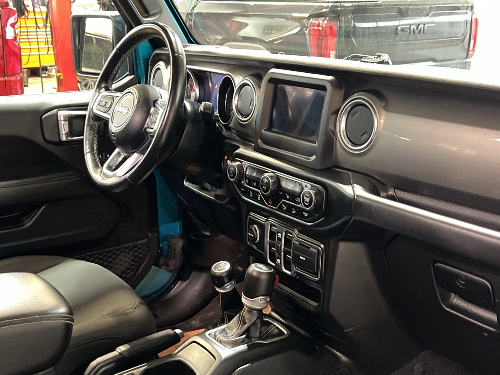 Used 2020 Jeep Wrangler Unlimited Sahara w/ LED Lighting Group image 28