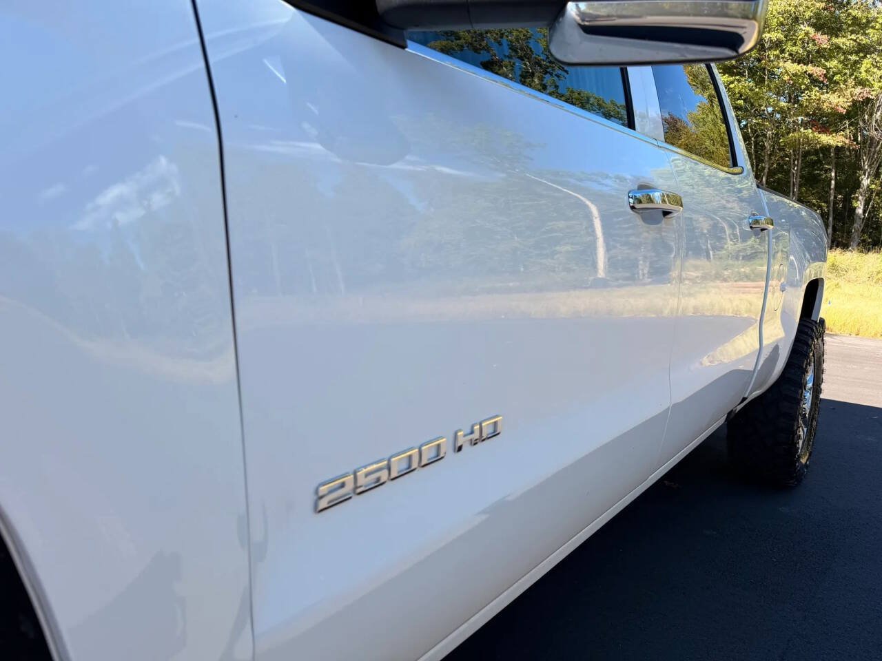 Used 2019 Chevrolet Silverado 2500 LTZ w/ Duramax Plus Package AWD/4WD image 11