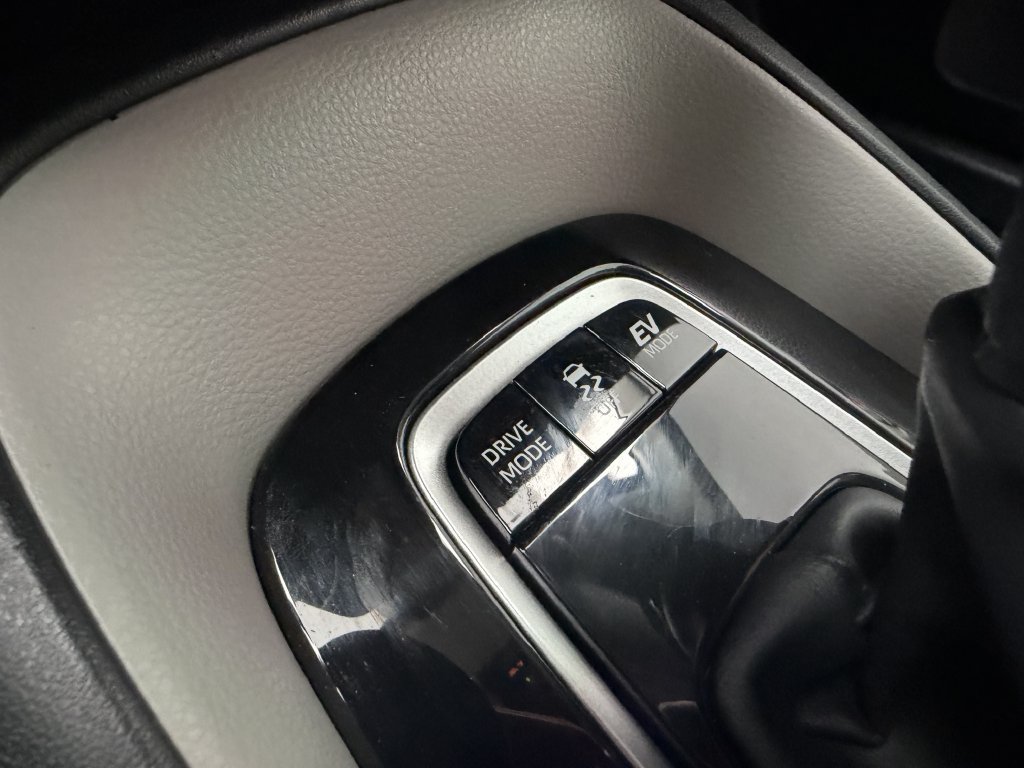 Used 2025 Toyota Corolla LE FWD image 23