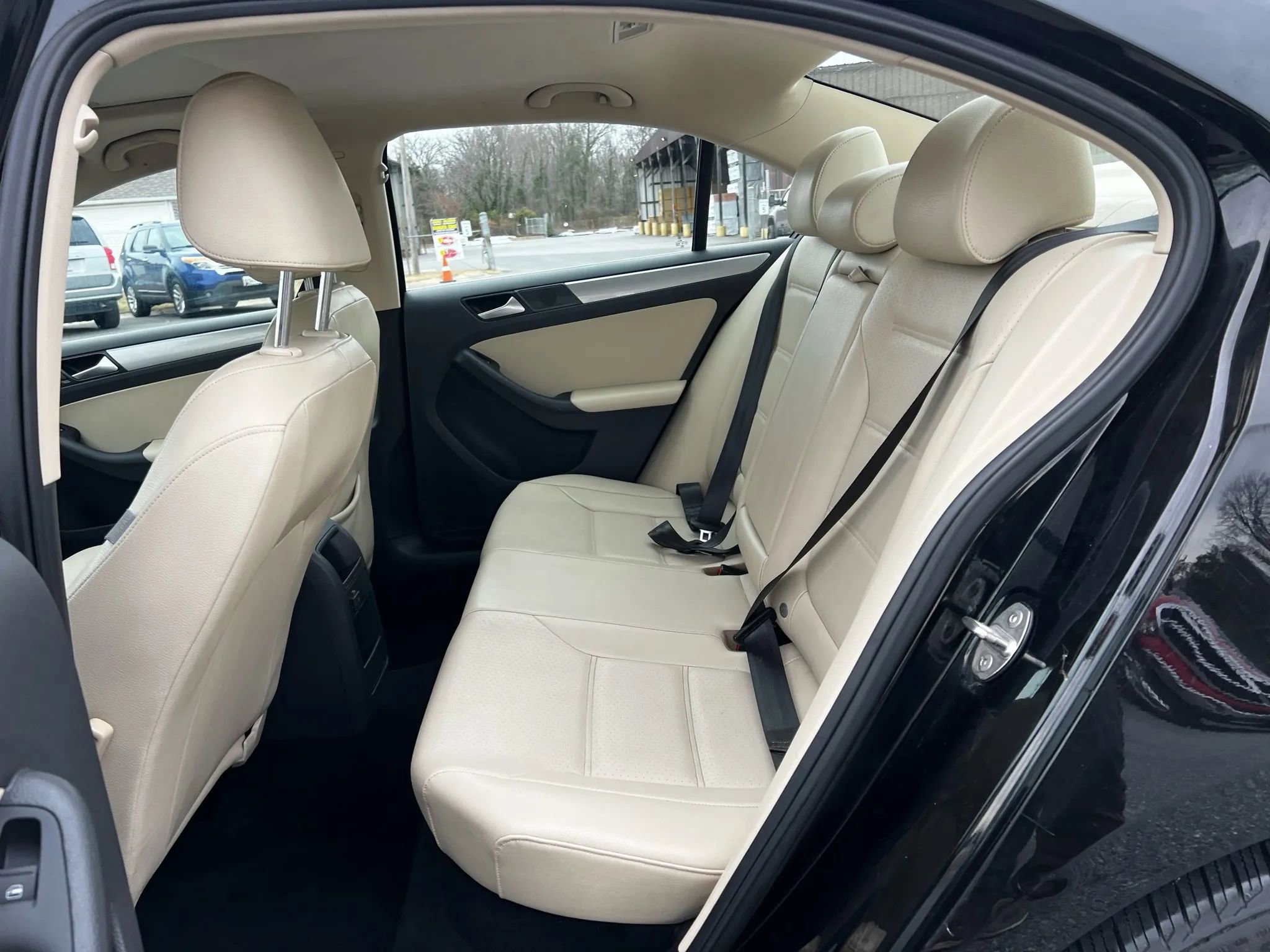 Used 2017 Volkswagen Jetta SE image 12