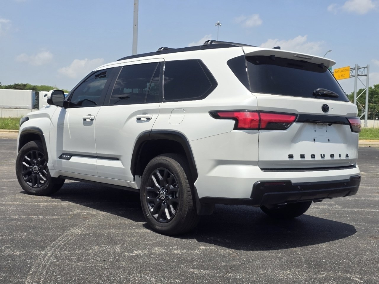Certified 2024 Toyota Sequoia Platinum AWD/4WD image 18