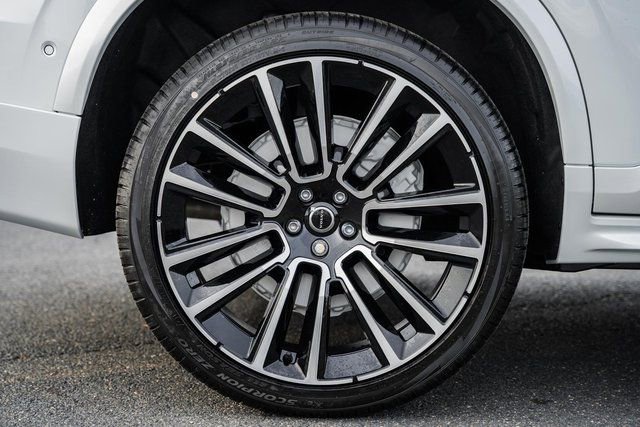 New 2026 Volvo XC90 B6 Plus w/ Protection Package Premier image 17
