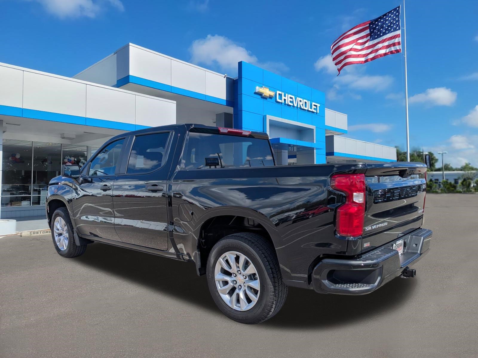 Used 2025 Chevrolet Silverado 1500 Custom image 6