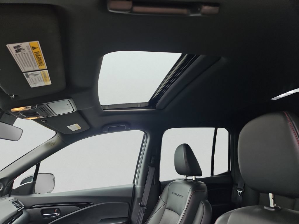 Certified 2021 Honda Ridgeline Black Edition image 15