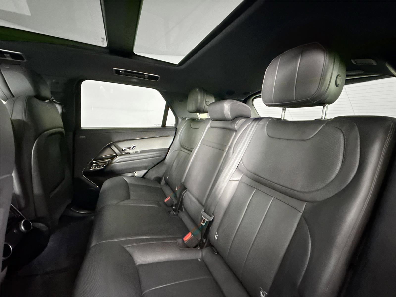 Used 2024 Land Rover Range Rover Sport Dynamic SE image 31