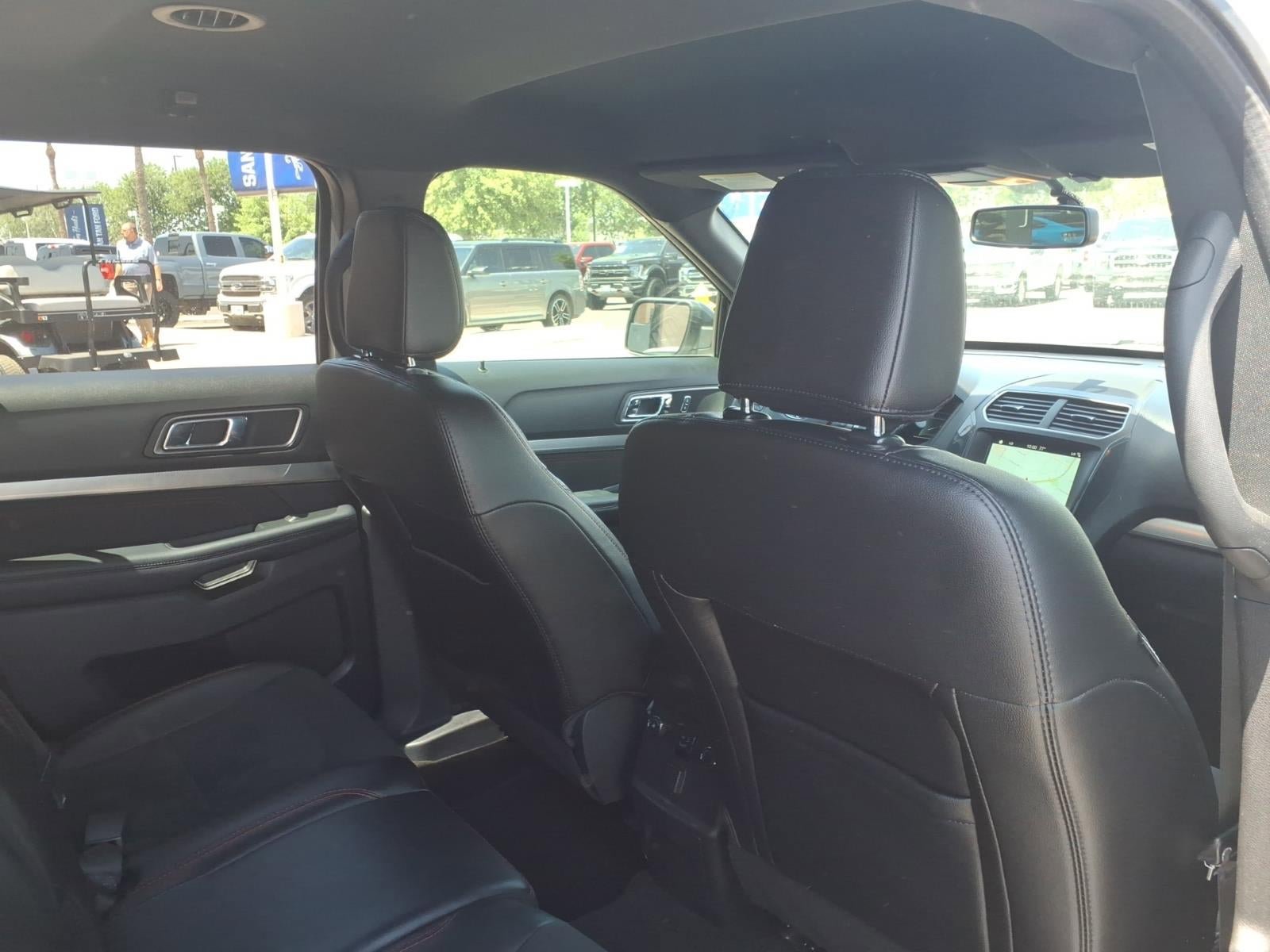 Used 2018 Ford Explorer XLT w/ Equipment Group 202A FWD image 13