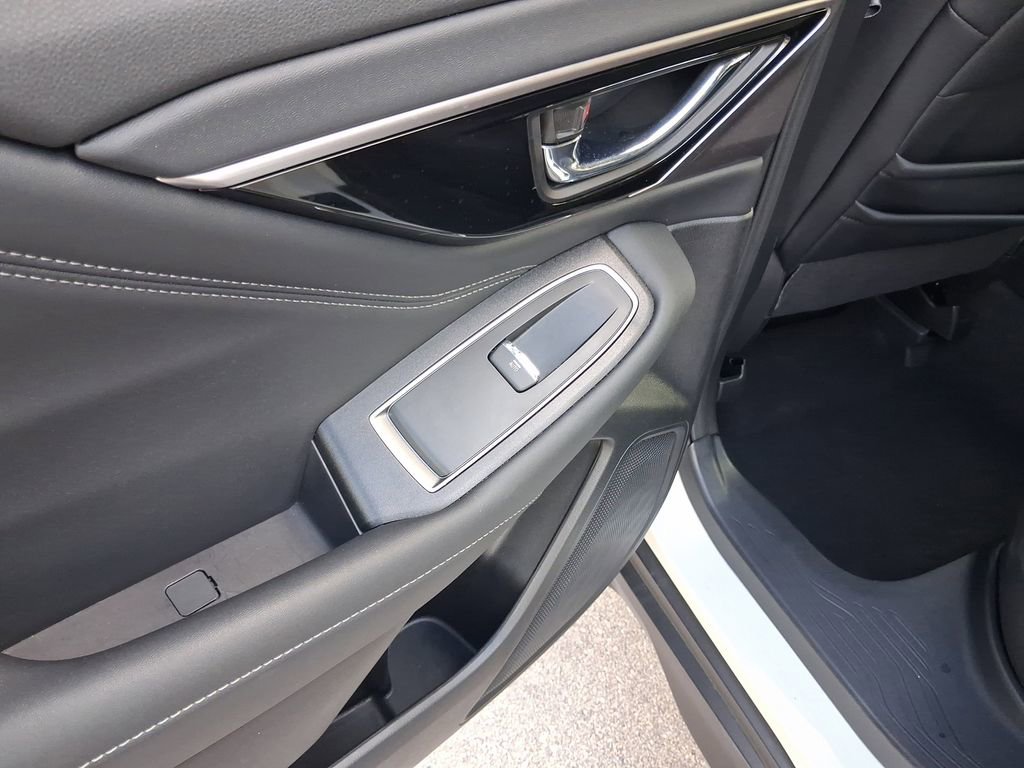 Used 2023 Subaru Outback Limited AWD/4WD image 12