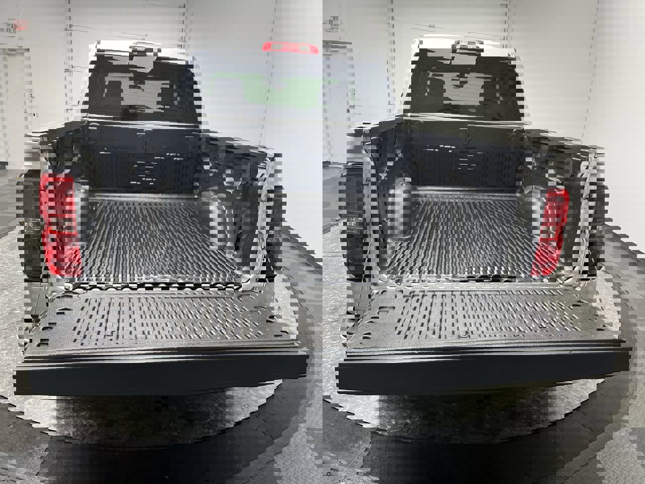 Used 2018 Chevrolet Silverado 1500 Custom w/ Custom Value Package image 25