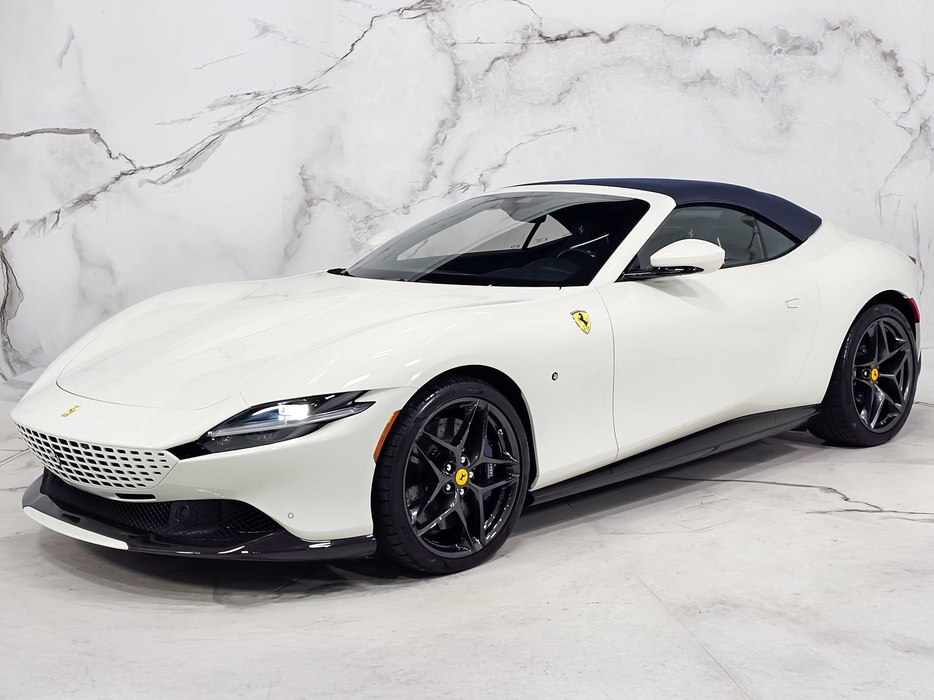 Used 2025 Ferrari Roma Spider RWD image 18
