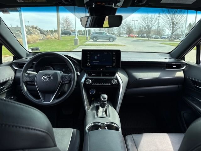 Used 2022 Toyota Venza XLE image 15