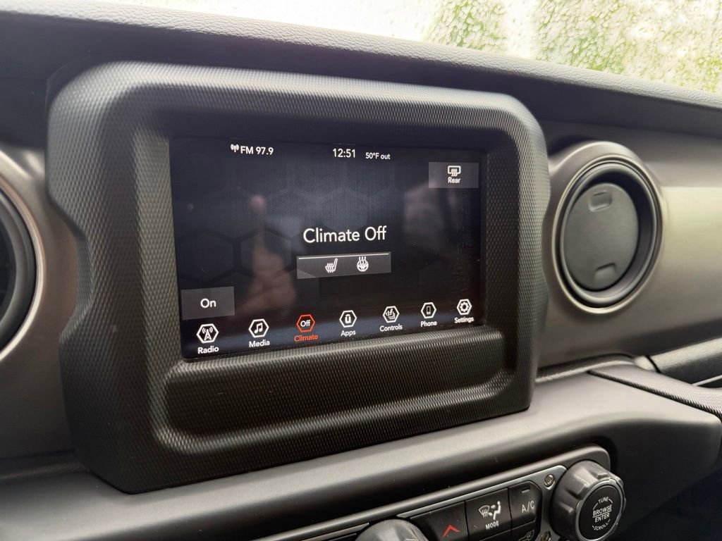 Used 2022 Jeep Gladiator Sport AWD/4WD image 12
