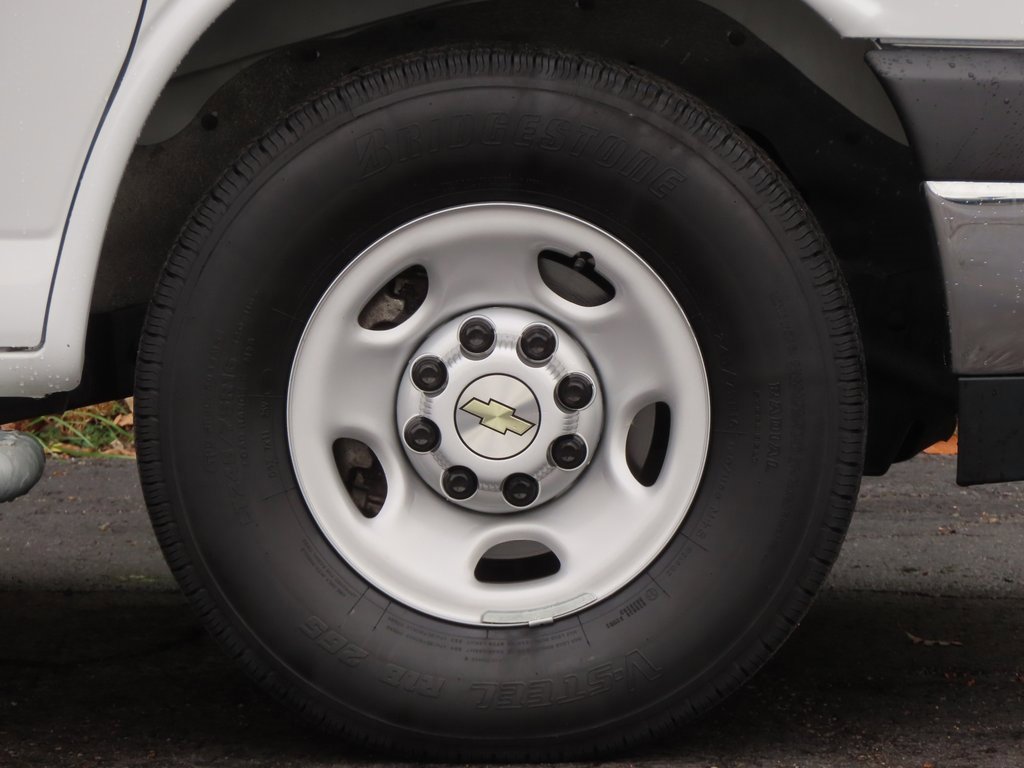Used 2024 Chevrolet Express 2500 w/ Driver Convenience Package image 11