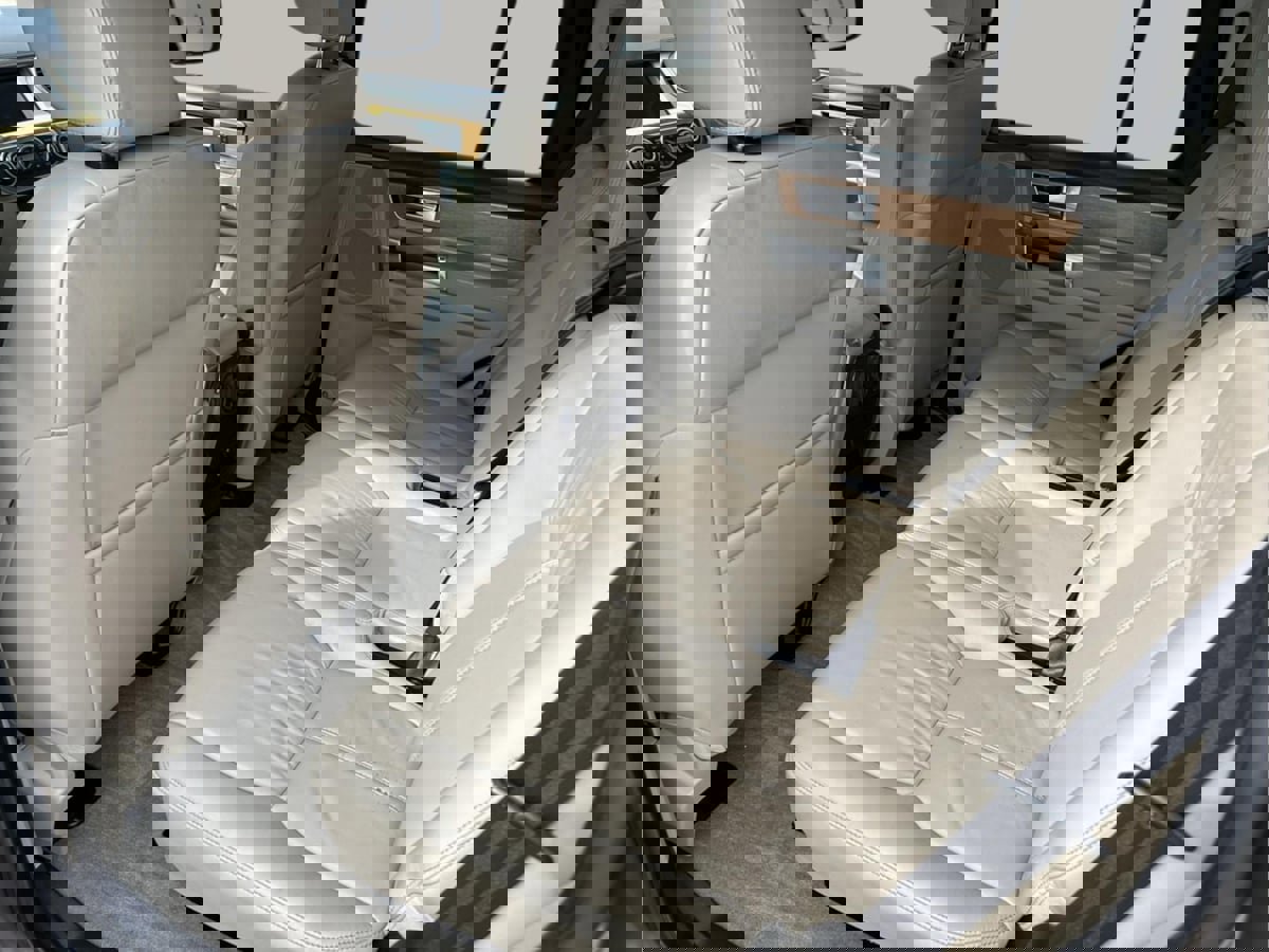 Used 2015 Land Rover LR4 HSE LUX image 12