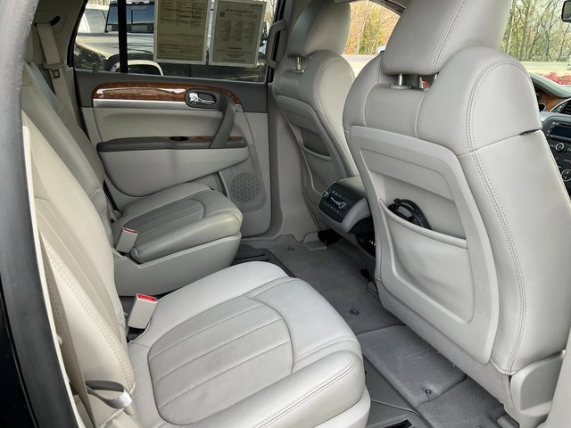 Used 2011 Buick Enclave CXL image 22