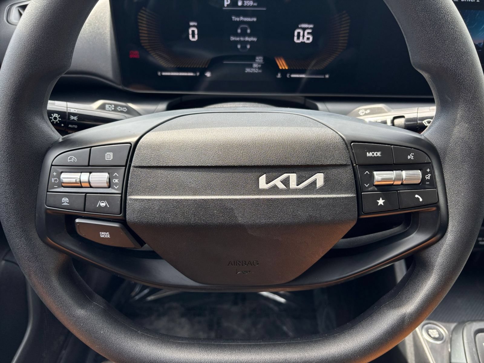 Used 2025 Kia K4 FWD image 28