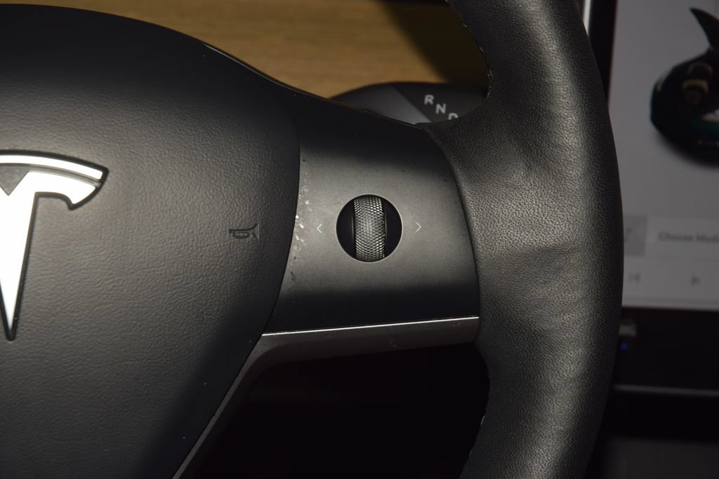 Used 2022 Tesla Model Y Performance AWD/4WD image 35