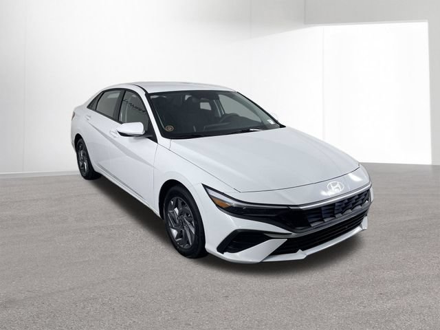 New 2026 Hyundai Elantra Hybrid FWD image 11