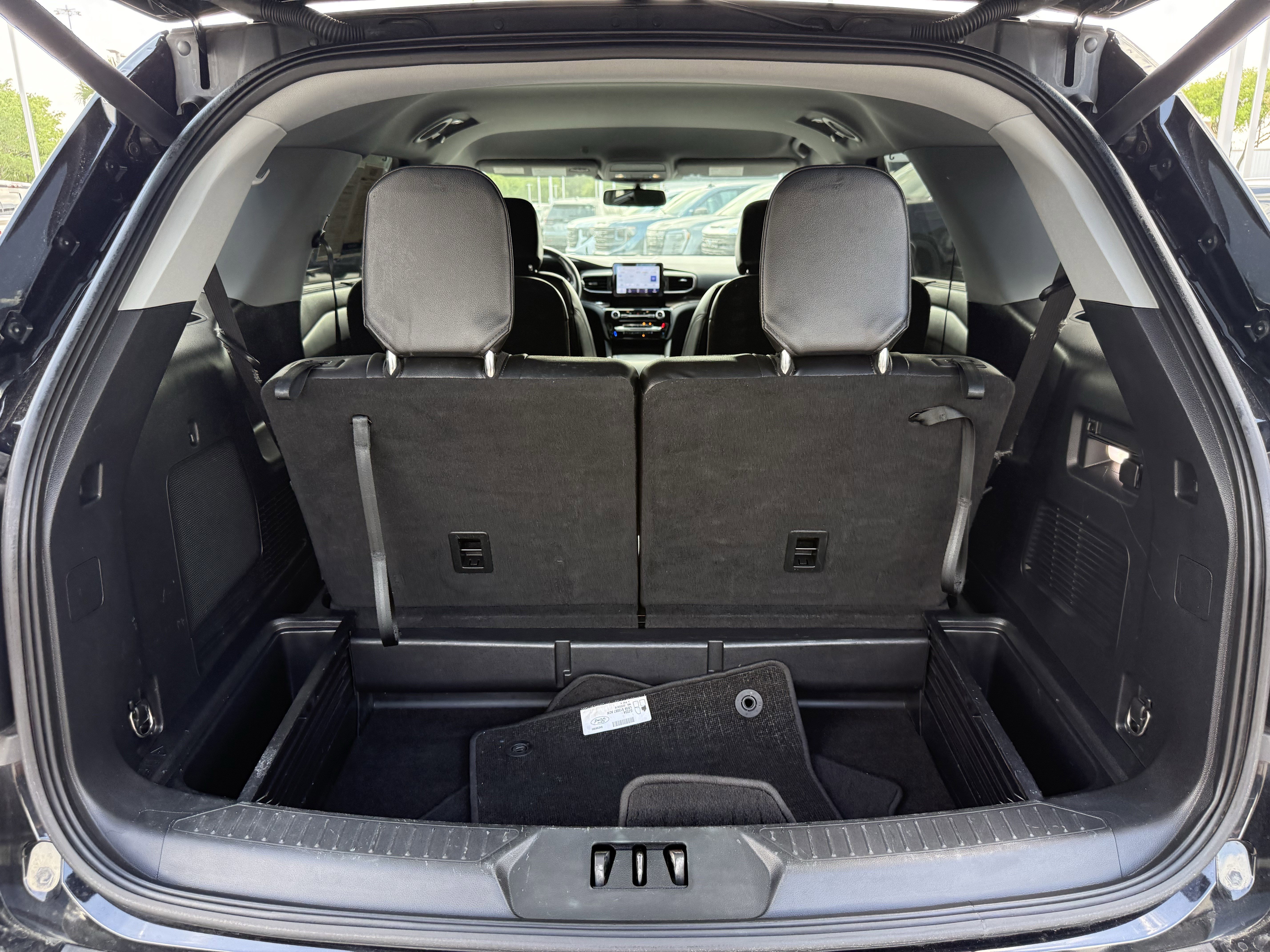 Used 2022 Ford Explorer Limited image 32