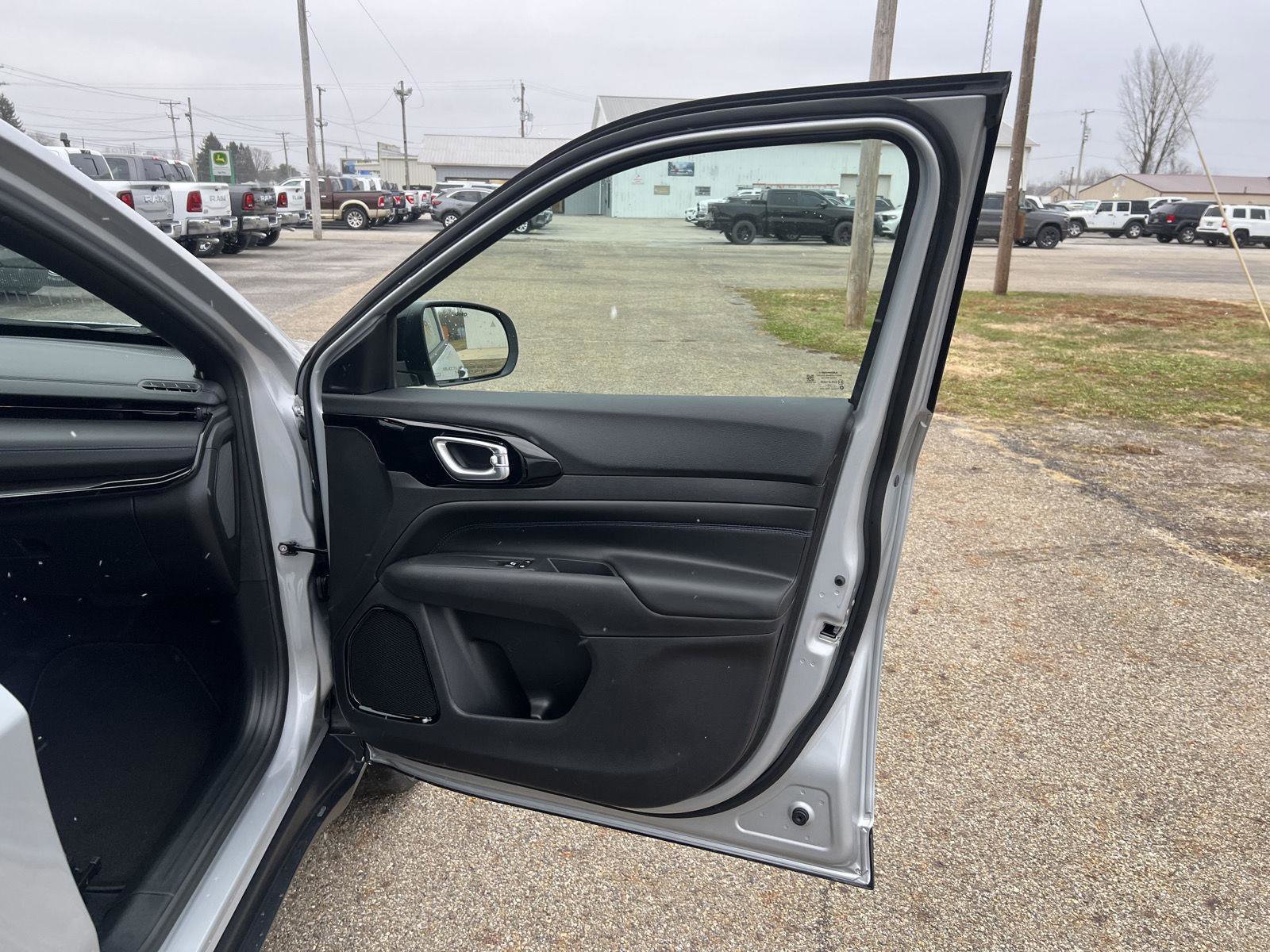 New 2026 Jeep Compass Latitude image 31