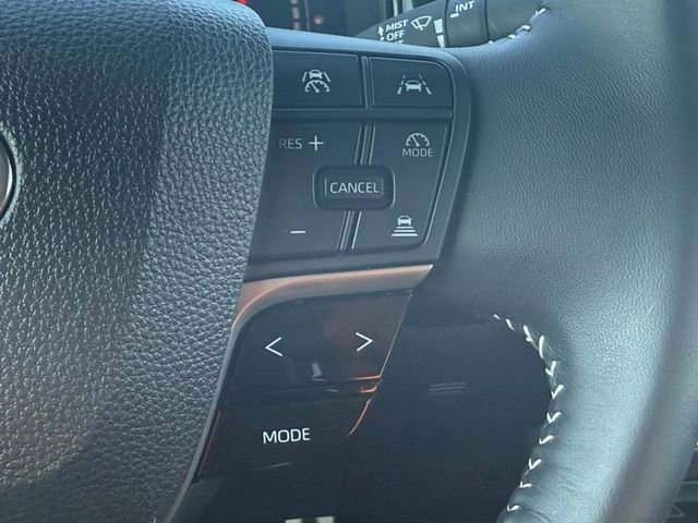 Used 2025 Toyota Camry SE image 14