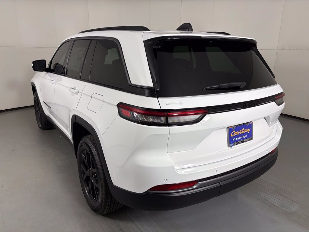 New 2026 Jeep Grand Cherokee Altitude RWD image 5