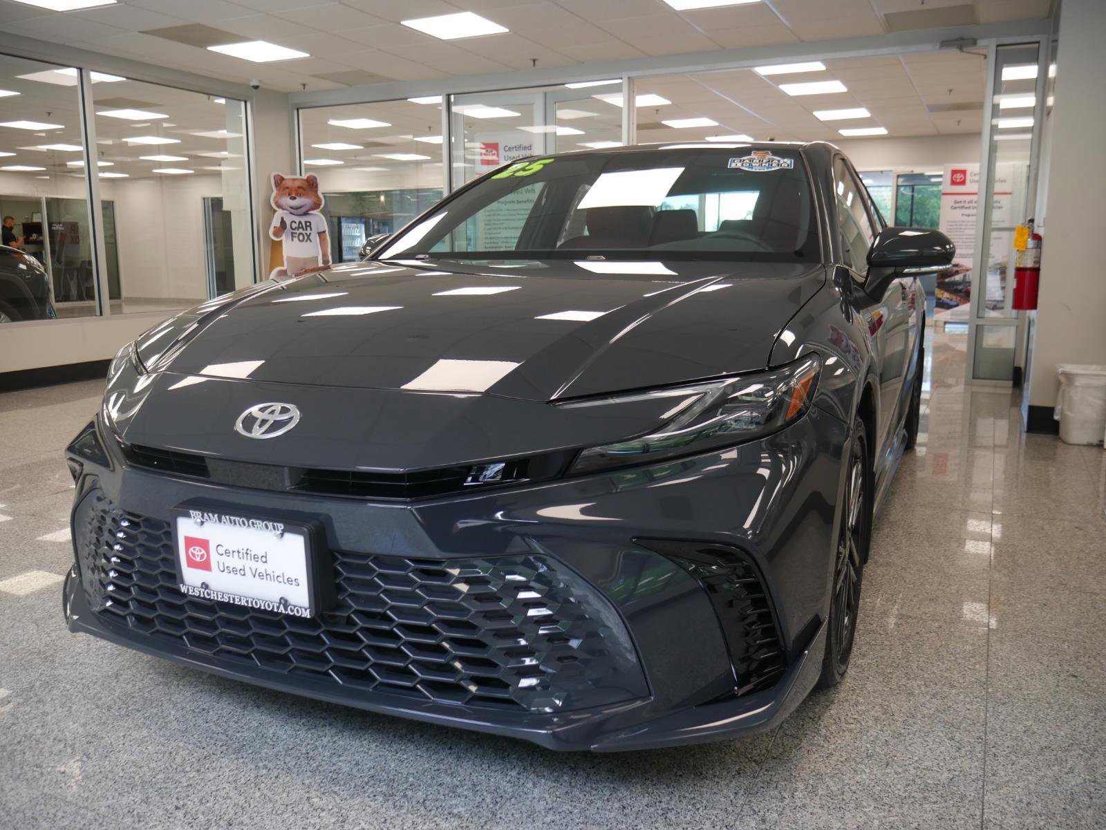 Used 2025 Toyota Camry XSE image 2