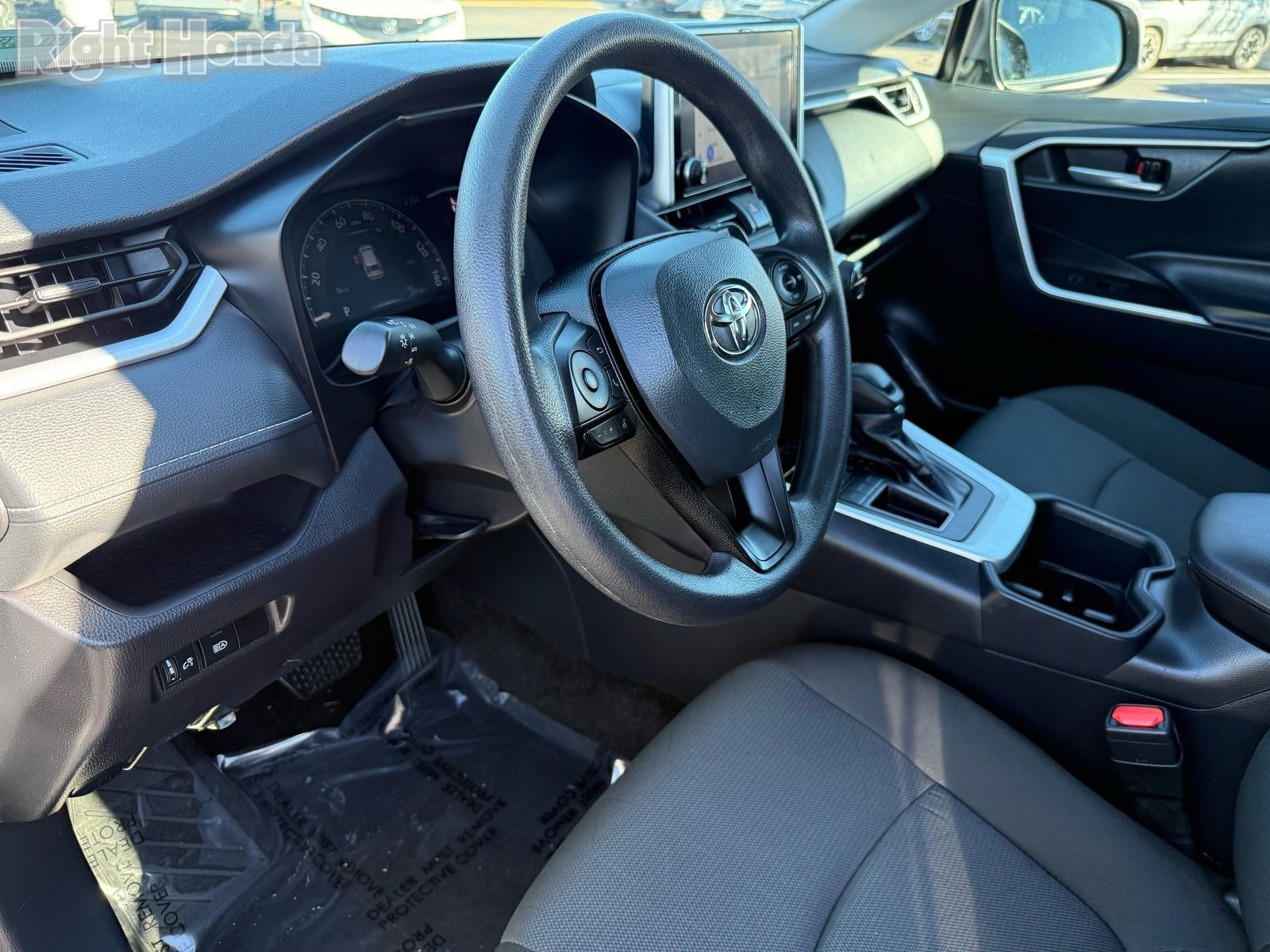 Used 2025 Toyota RAV4 XLE image 11