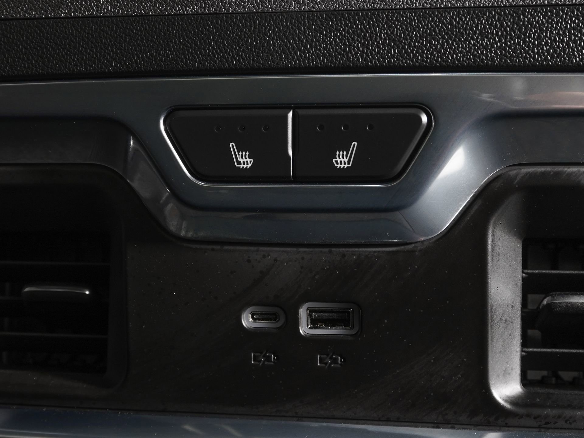 Used 2025 GMC Sierra 2500 Denali w/ Denali Reserve Package image 11