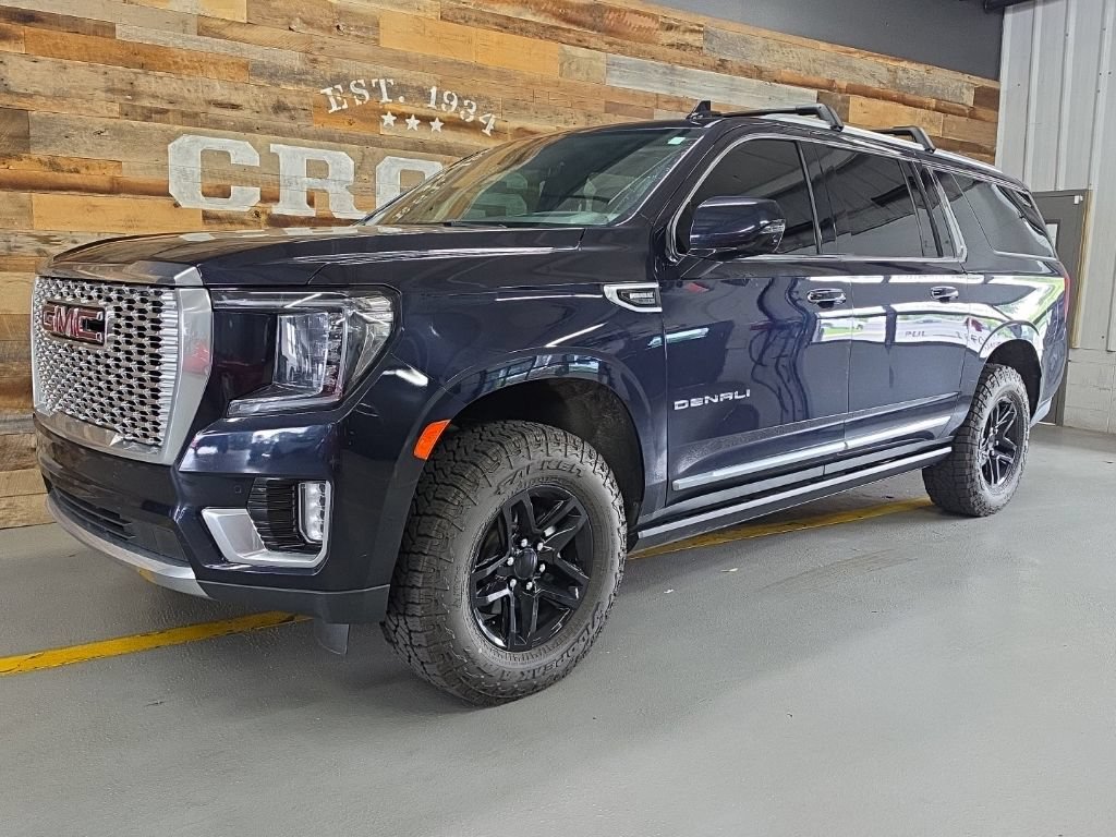 Used 2021 GMC Yukon XL Denali w/ Denali Premium Package AWD/4WD image 2