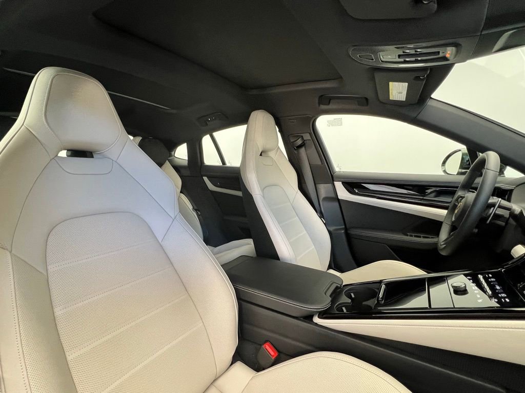 New 2025 Porsche Panamera image 18