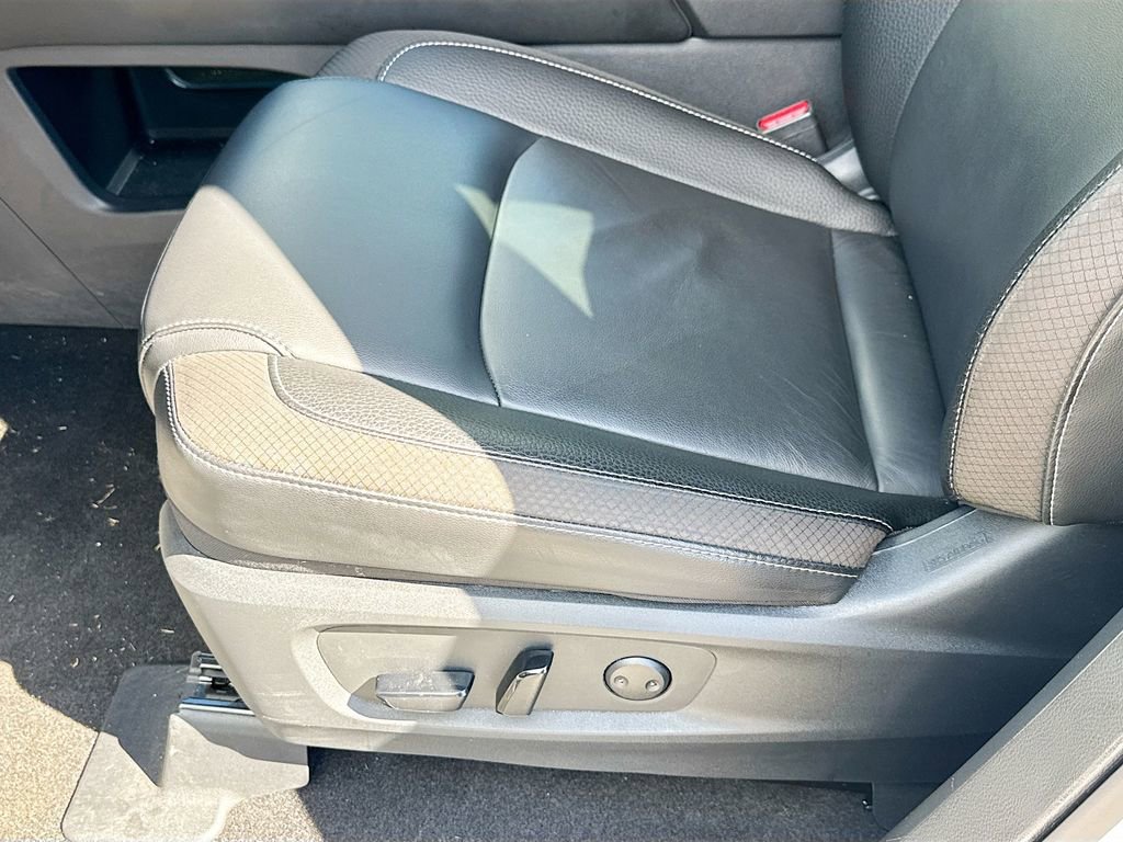 Used 2024 Nissan Pathfinder SL image 19