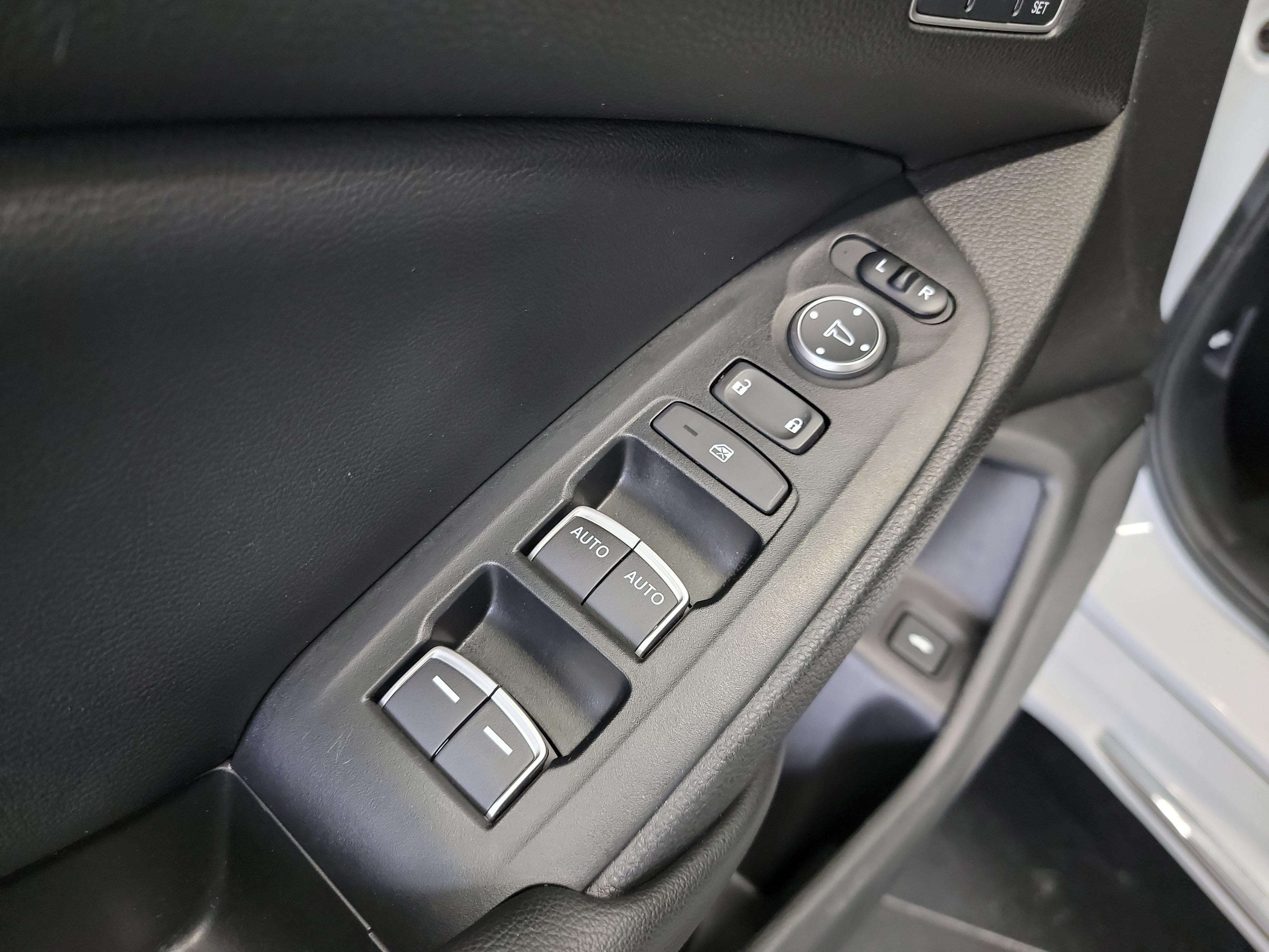 Used 2021 Honda Accord Touring image 14