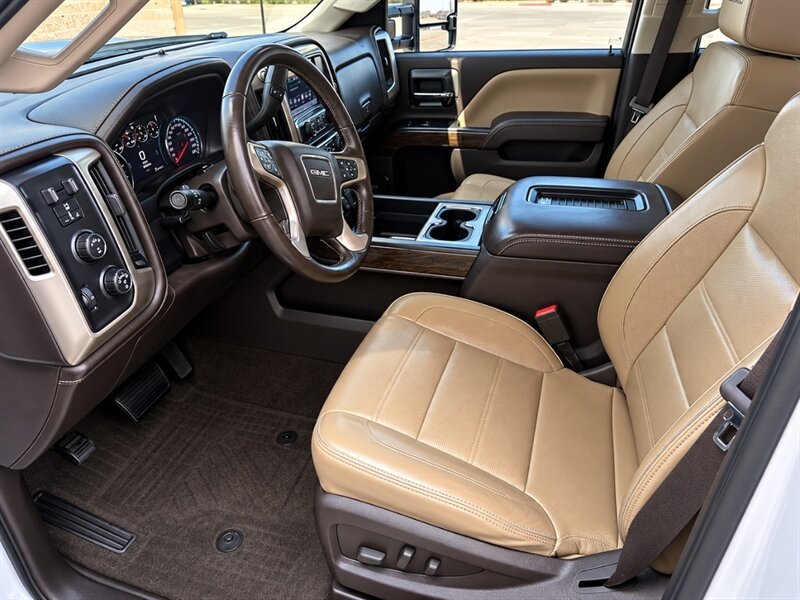 Used 2017 GMC Sierra 2500 Denali w/ Duramax Plus Package AWD/4WD image 13