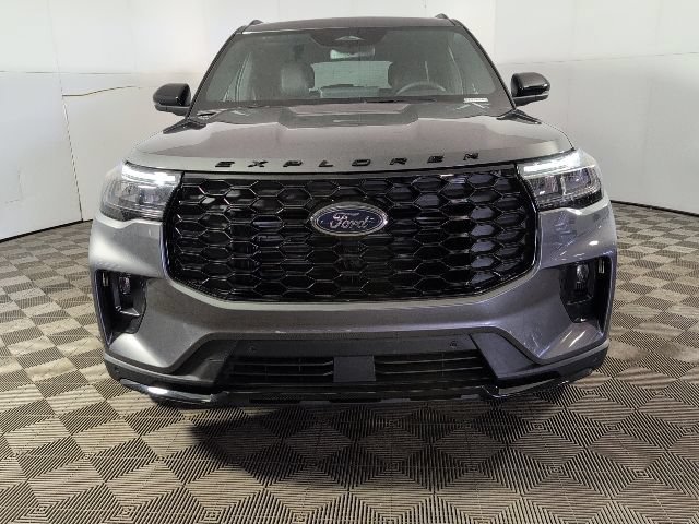 New 2026 Ford Explorer ST-Line w/ ST-Line Street Pack AWD/4WD image 2