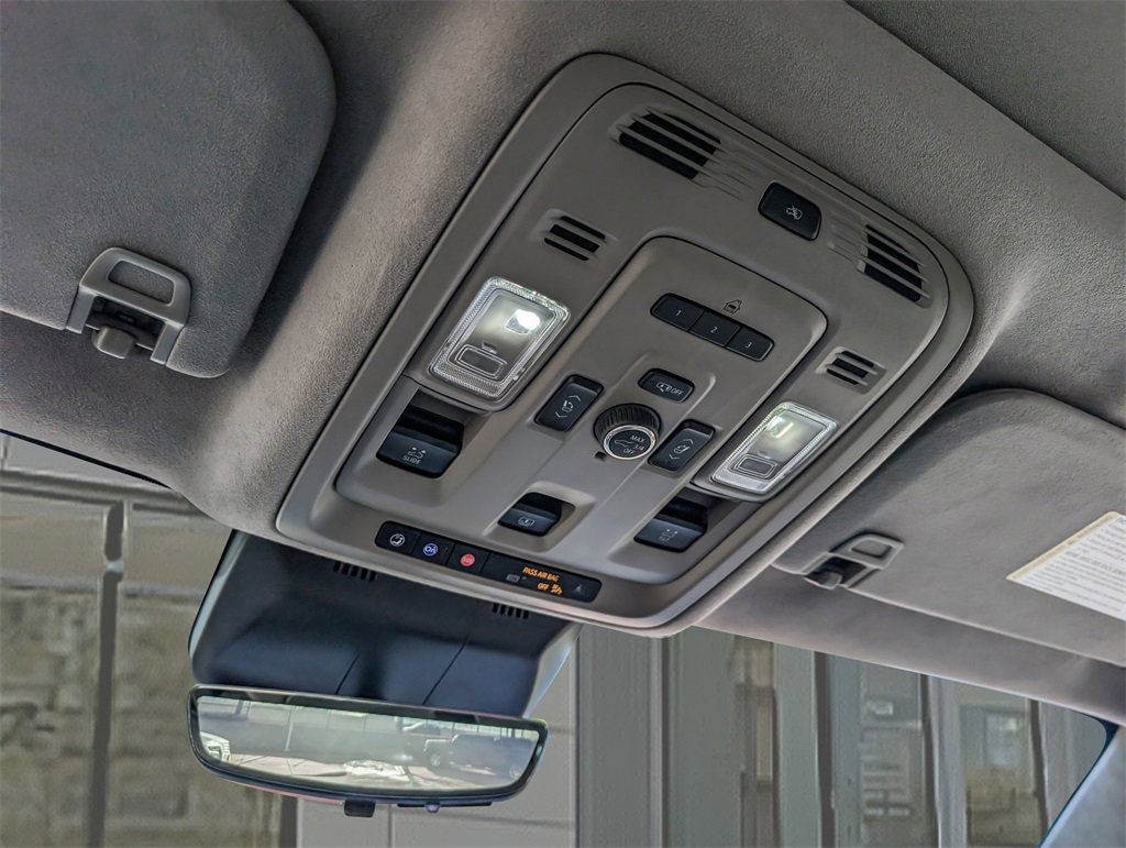 Certified 2022 Cadillac Escalade Premium Luxury Platinum image 32