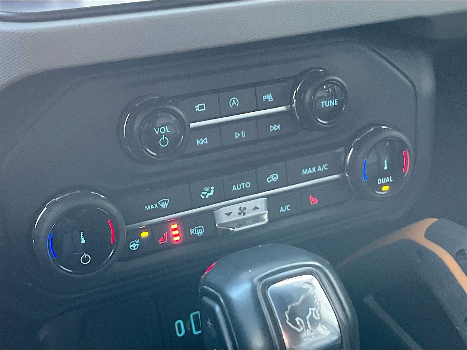 Used 2022 Ford Bronco Badlands image 16