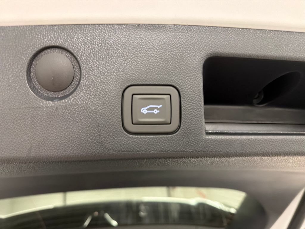 New 2027 GMC Terrain Elevation w/ Elevation Premium Package FWD image 15