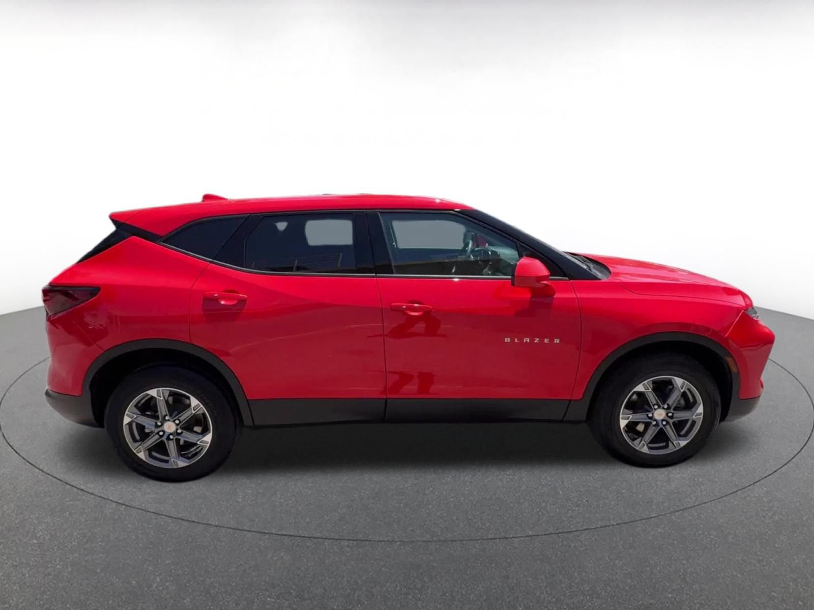 Used 2025 Chevrolet Blazer LT FWD image 16