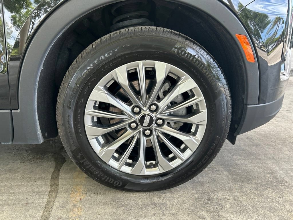 Used 2025 Cadillac XT4 Premium Luxury FWD image 23