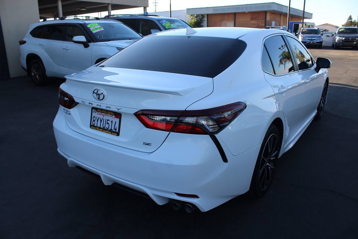 Used 2022 Toyota Camry SE w/ Convenience Package FWD image 7